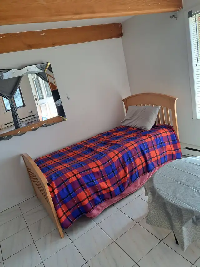 CHAMBRE a louer 5 min. du métro Cartier libre 600$ - Photo 2