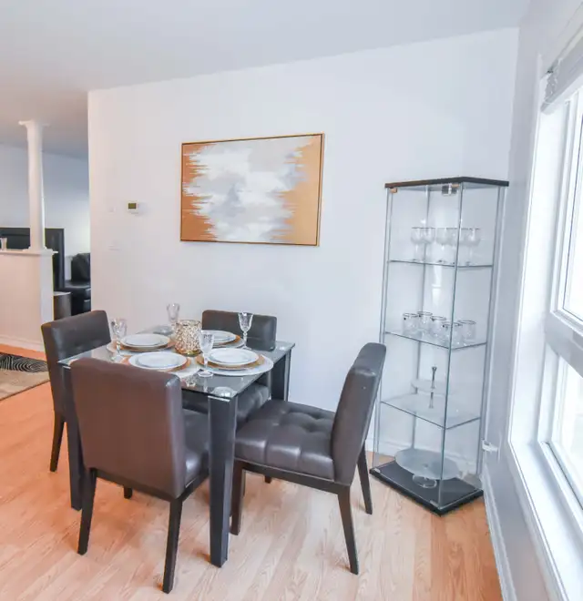 Premium Dining Table & Chairs - Photo 2