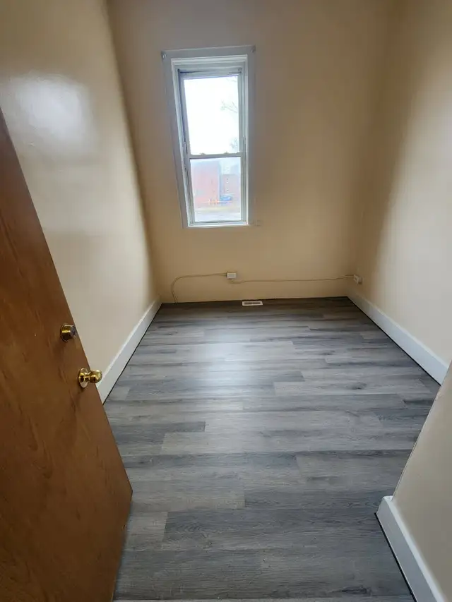 Student Rooms for Rent – Downtown Thunder Bay | $650–$800/mo Al - Photo 4