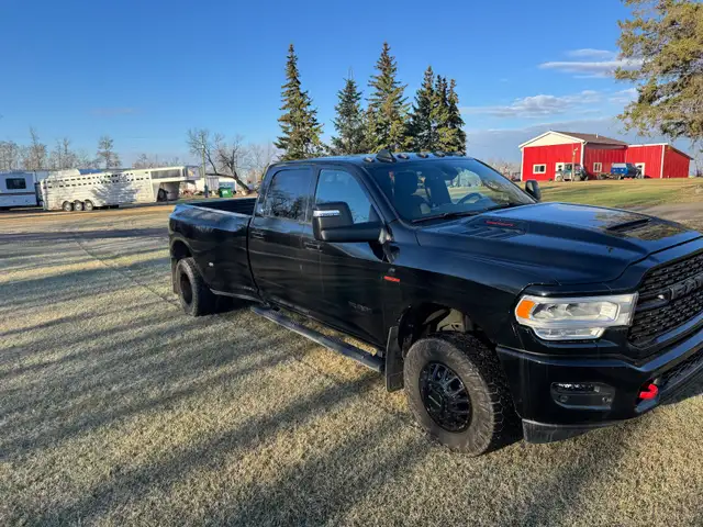 2023 ram 3500 dually diesel - Photo 2