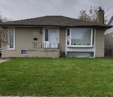 For Rent Large house 3 bedrooms Richmond Hill