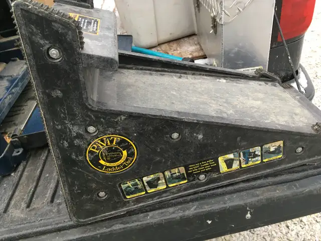 PIVOT LADDER TOOL