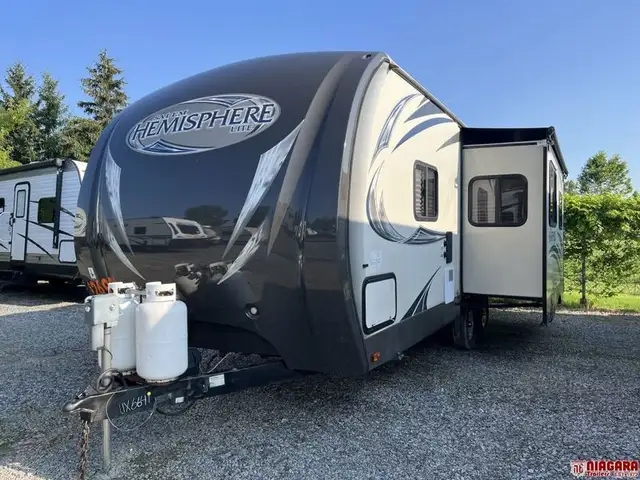 2014 FOREST RIVER SALEM HEMISPHERE 262RL Travel Trailer - Photo 2
