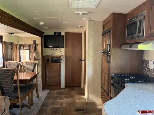 2014 FOREST RIVER SALEM HEMISPHERE 262RL Travel Trailer - Photo 5