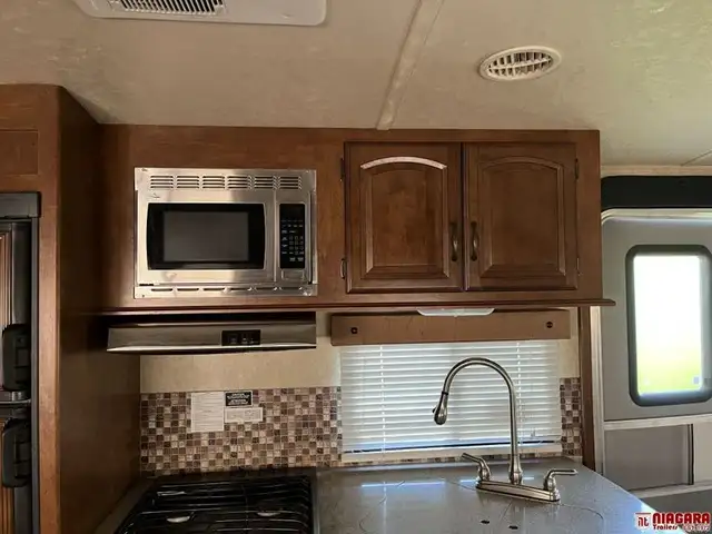 2014 FOREST RIVER SALEM HEMISPHERE 262RL Travel Trailer - Photo 9