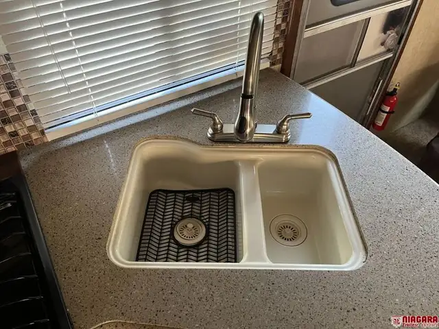 2014 FOREST RIVER SALEM HEMISPHERE 262RL Travel Trailer - Photo 14