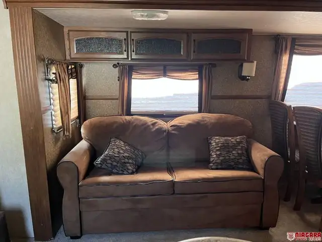 2014 FOREST RIVER SALEM HEMISPHERE 262RL Travel Trailer - Photo 16