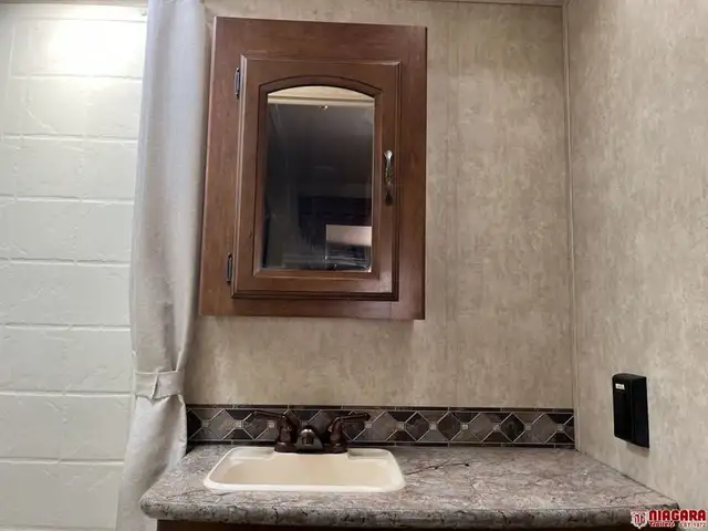 2014 FOREST RIVER SALEM HEMISPHERE 262RL Travel Trailer - Photo 23