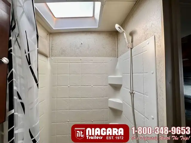 2015 FOREST RIVER FLAGSTAFF SHAMROCK 17 Hybrid - Photo 20