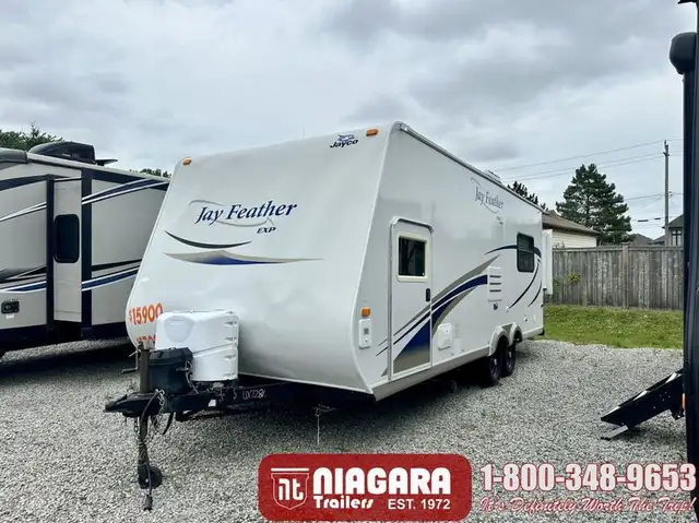 2010 JAYCO JAY FEATHER EXP 213 Hybrid - Photo 2