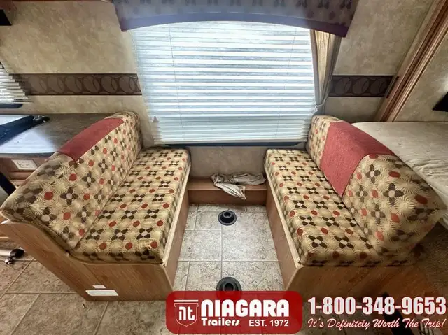 2010 JAYCO JAY FEATHER EXP 213 Hybrid - Photo 13