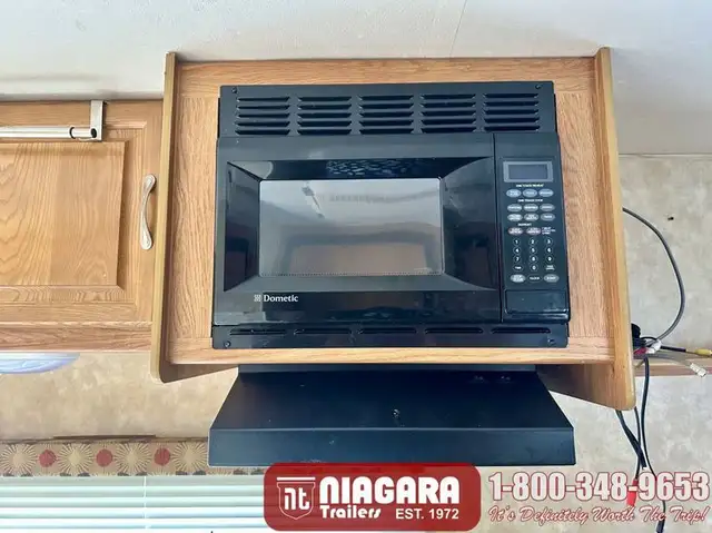 2010 JAYCO JAY FEATHER EXP 213 Hybrid - Photo 17