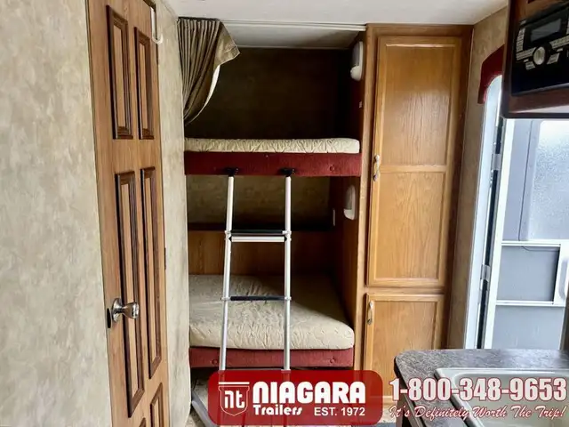 2010 JAYCO JAY FEATHER EXP 213 Hybrid - Photo 20