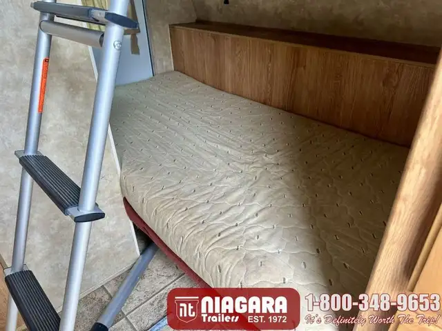 2010 JAYCO JAY FEATHER EXP 213 Hybrid - Photo 22