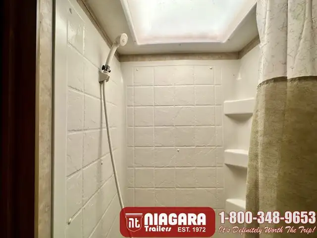 2010 JAYCO JAY FEATHER EXP 213 Hybrid - Photo 25