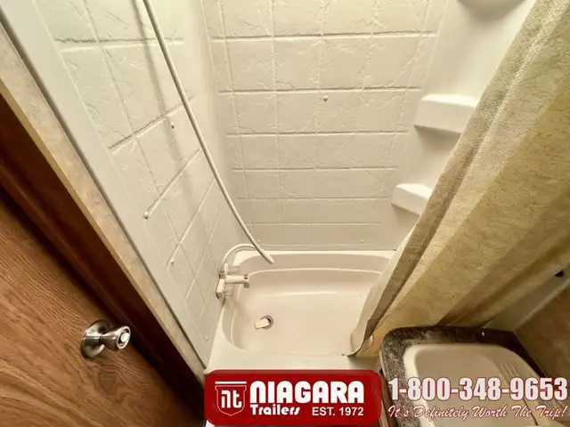 2010 JAYCO JAY FEATHER EXP 213 Hybrid - Photo 26