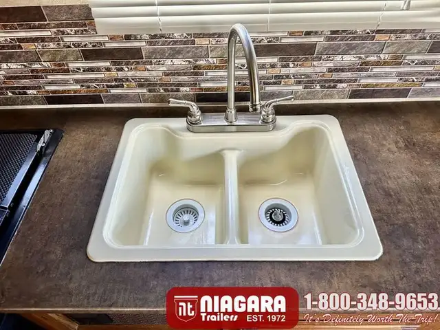 2016 STARCRAFT LAUNCH 24RLS Travel Trailer - Photo 11