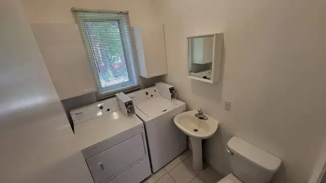 1er juillet 1er étage près Université Cégep Garneau - Photo 4