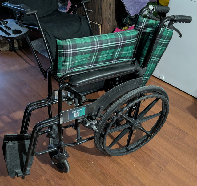 Foldable Wheelchair for sale - Photo 5