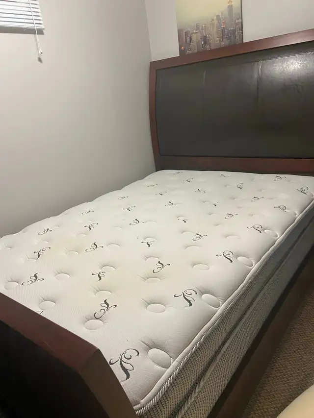 Queen size sleigh bed with mattress