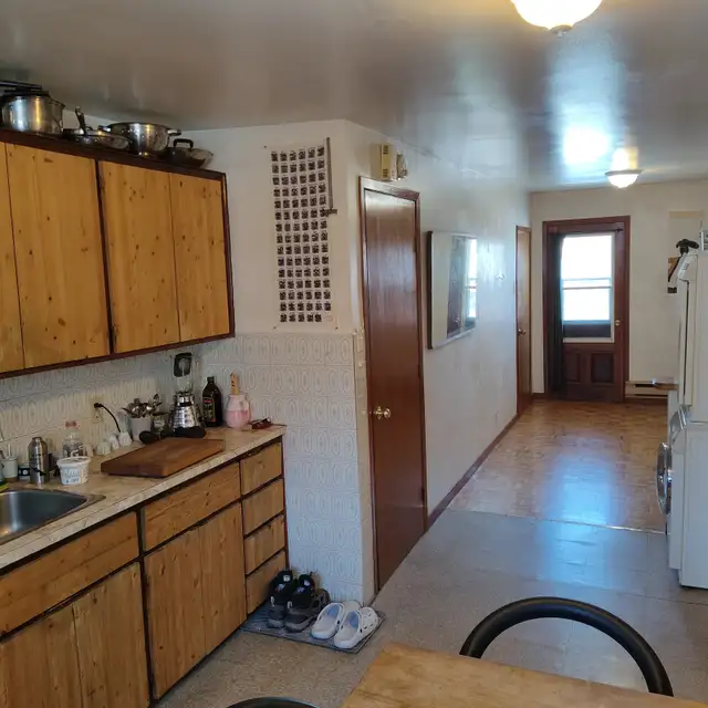 3.5 Mile End Plateau all included sublet $1250/month - Photo 3