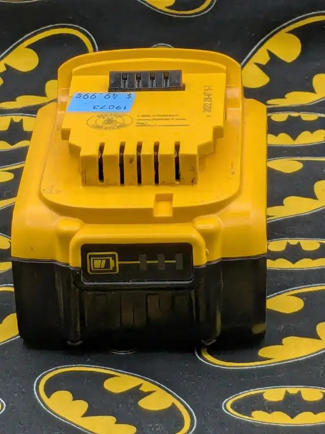 Dewalt DCB205 5AH Battery 2022 (#19073) - Photo 4