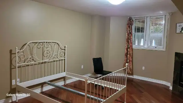 1 private Bedroom basement apartment with attached washroom - Photo 4