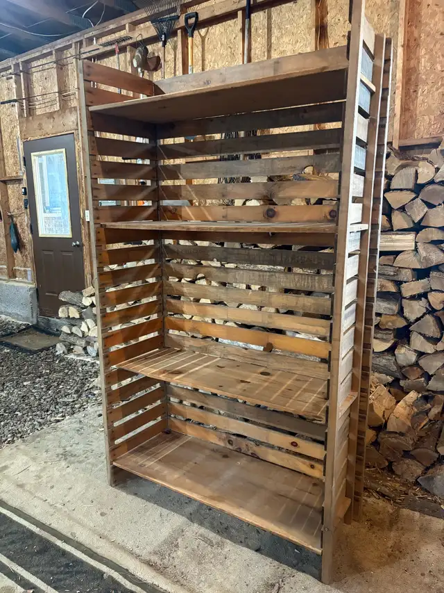 wooden shelves - Photo 2