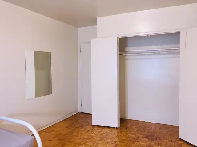 A large Private room- Weston Road- $850 - Photo 2