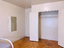 A large Private room- Weston Road- $850 - Photo 2