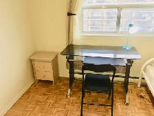 A large Private room- Weston Road- $850 - Photo 3