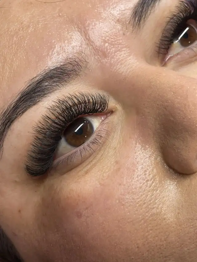 brampton lashes-Any lash set - Photo 3