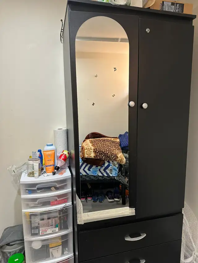 Private Furnished Basement Room onlyFor Female.All Included$500 - Photo 3