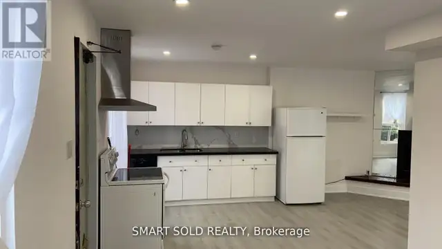 For Sale: Rare DT Detached   Coach House | Cabbagetown - Photo 11