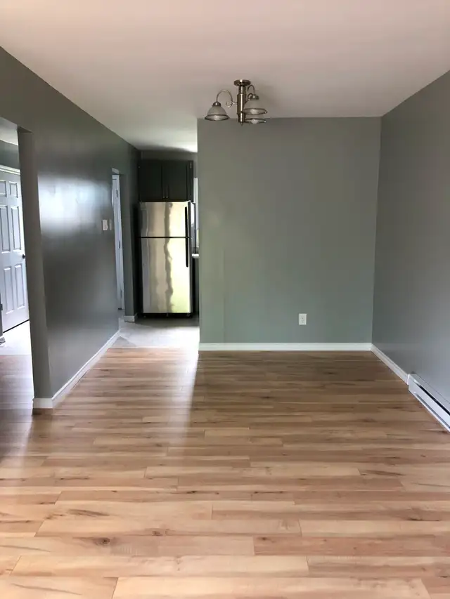 3 BEDROOM TOWNHOUSE - Photo 3