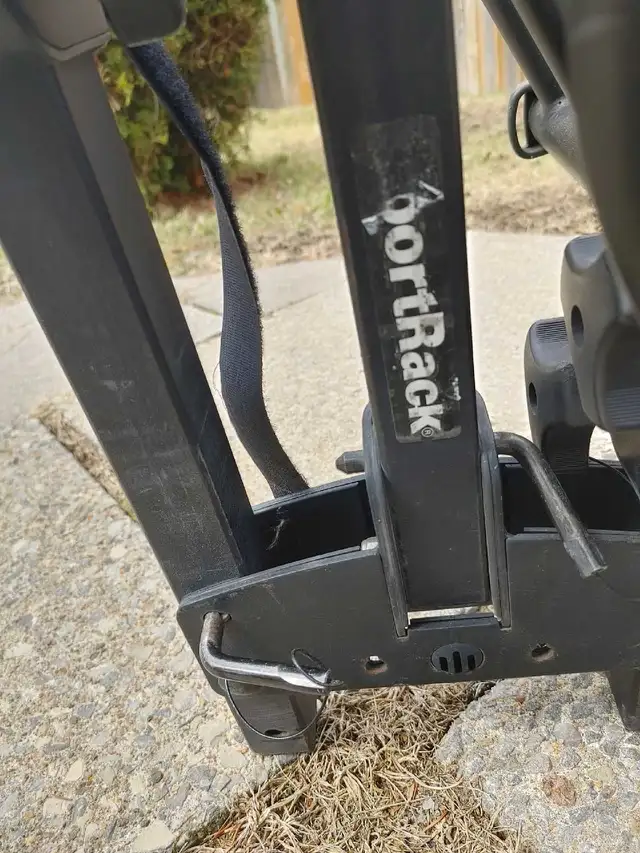 Support à vélos ' SPORTRACK ' ( avec clés et cadenas incorporé ) - Photo 2