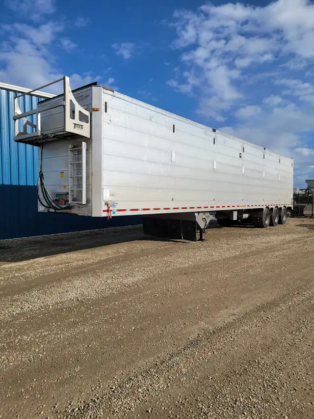 2026 Titan Walking Floor Trailer
