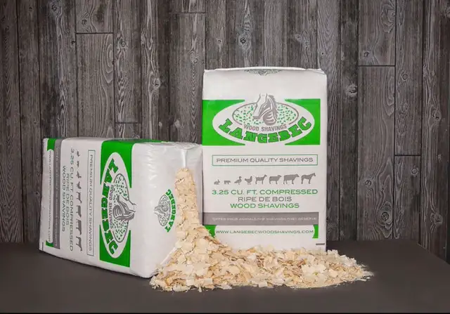 Large Flakes Wood Shavings Top Quality Animal Bedding & Litter