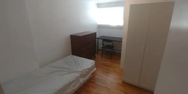 A quelques minutes à pied Cégep Garneau et Université Laval