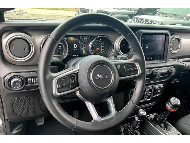 2019 Jeep WRANGLER UNLIMITED Sahara V6 | 6Spd Manual | Alpine NA - Photo 13