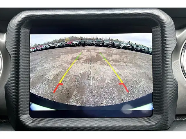 2019 Jeep WRANGLER UNLIMITED Sahara V6 | 6Spd Manual | Alpine NA - Photo 21