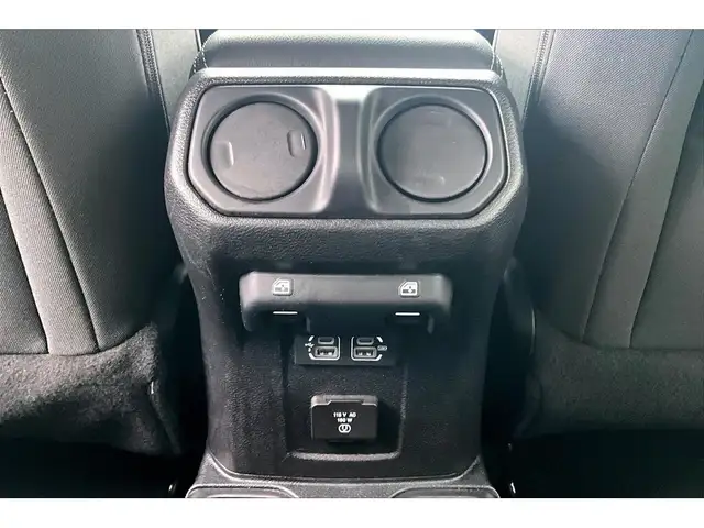 2019 Jeep WRANGLER UNLIMITED Sahara V6 | 6Spd Manual | Alpine NA - Photo 23