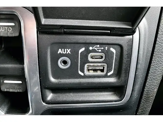 2019 Jeep WRANGLER UNLIMITED Sahara V6 | 6Spd Manual | Alpine NA - Photo 24