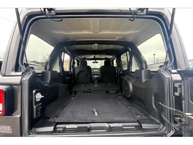 2019 Jeep WRANGLER UNLIMITED Sahara V6 | 6Spd Manual | Alpine NA - Photo 28