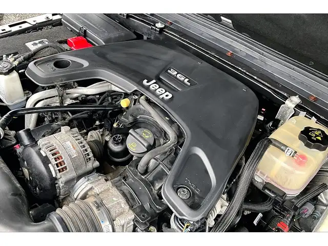 2019 Jeep WRANGLER UNLIMITED Sahara V6 | 6Spd Manual | Alpine NA - Photo 33