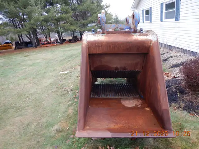 CONCRETE - ROCK ON SITE  EXCAVATING & CRUSHING EQUIPMENT - Photo 7
