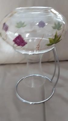 DÉCANTEUR EN VERRE NEUF POUR VIN ROUGE SUPPORT EN MÉTAL: $20.00