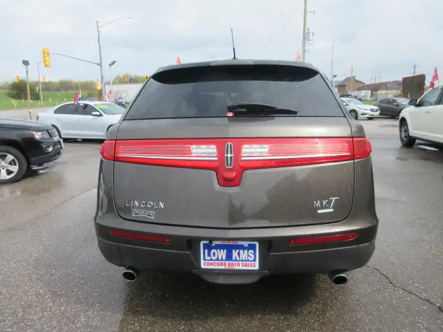2011 Lincoln MKT MKT - Photo 7