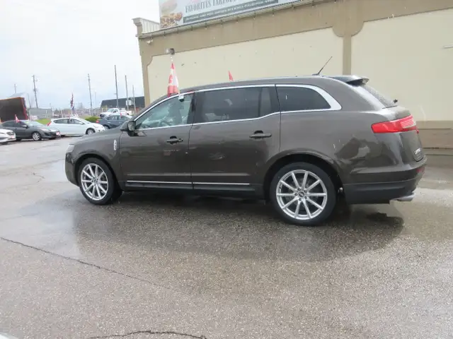 2011 Lincoln MKT MKT - Photo 8