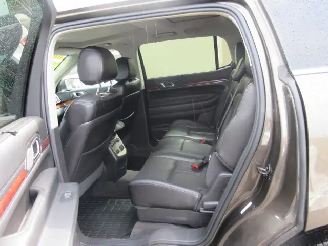 2011 Lincoln MKT MKT - Photo 10